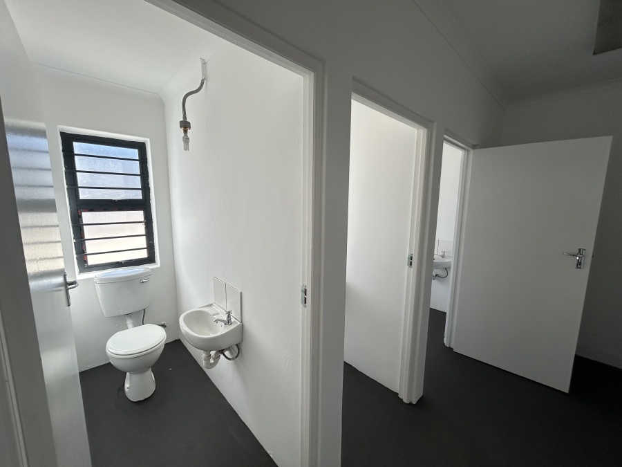To Let Commercial Property for Rent in Maitland Western Cape